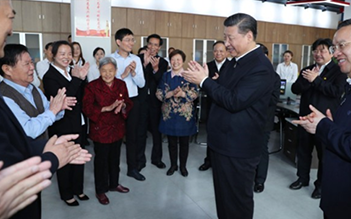 习主席亲临青山工人村《青和居保障房》